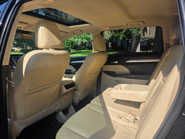 2018 Toyota Highlander XLE V6 AWD - 23047095 - 11