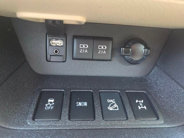 2018 Toyota Highlander XLE V6 AWD - 23047095 - 29