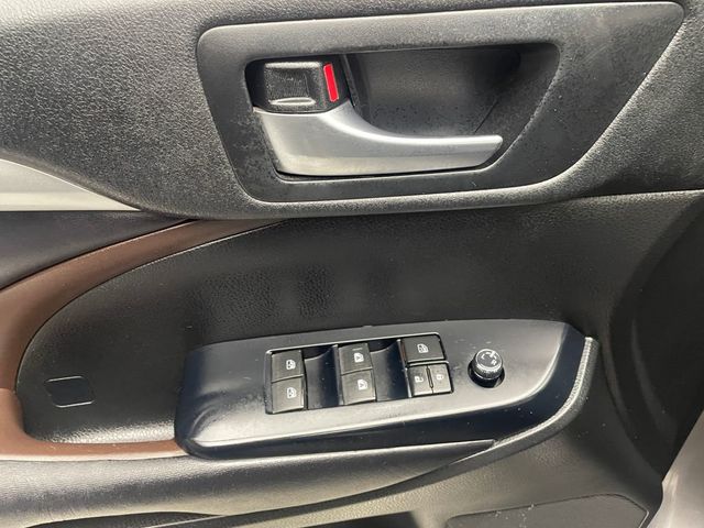 2018 Toyota Highlander XLE V6 AWD - 22997040 - 9