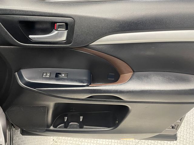 2018 Toyota Highlander XLE V6 AWD - 22997040 - 14