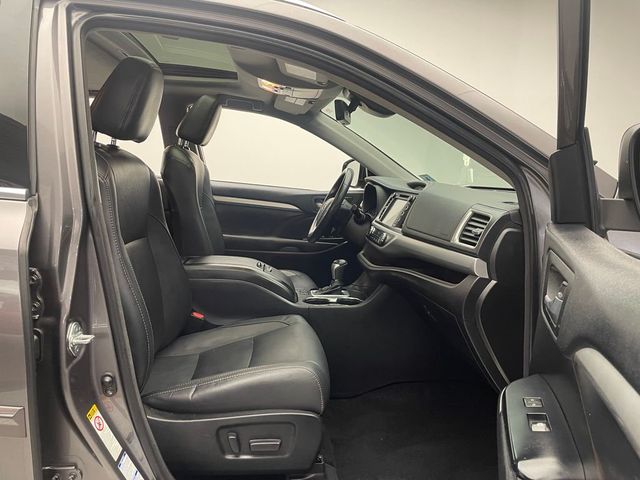 2018 Toyota Highlander XLE V6 AWD - 22997040 - 16