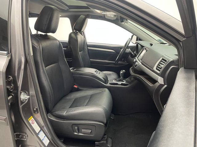 2018 Toyota Highlander XLE V6 AWD - 22997040 - 17