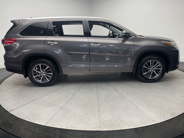 2018 Toyota Highlander XLE V6 AWD - 22997040 - 3