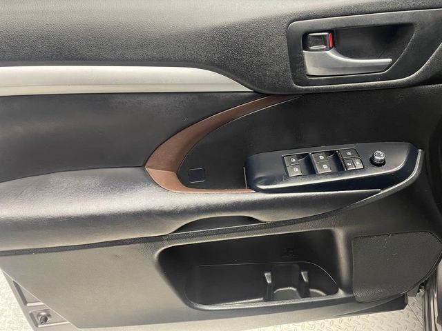 2018 Toyota Highlander XLE V6 AWD - 22997040 - 8