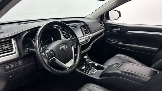 2018 Toyota Highlander XLE V6 AWD - 23037065 - 13