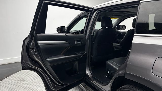 2018 Toyota Highlander XLE V6 AWD - 23037065 - 27