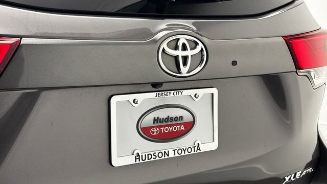 2018 Toyota Highlander XLE V6 AWD - 23037065 - 5