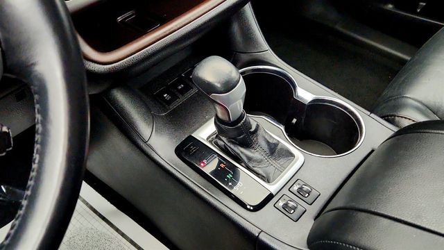 2018 Toyota Highlander XLE V6 AWD - 23031001 - 16