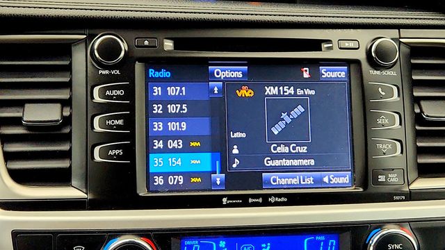 2018 Toyota Highlander XLE V6 AWD - 23031001 - 18