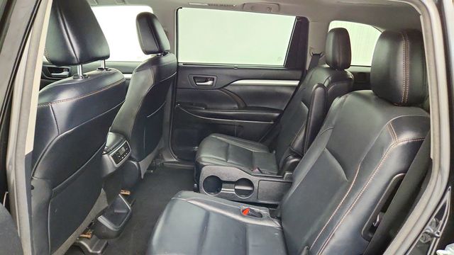 2018 Toyota Highlander XLE V6 AWD - 23031001 - 20