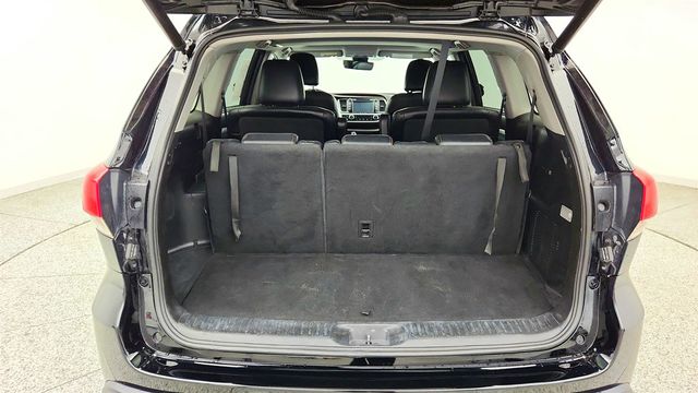 2018 Toyota Highlander XLE V6 AWD - 23031001 - 22