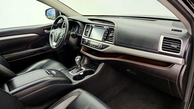 2018 Toyota Highlander XLE V6 AWD - 23031001 - 25