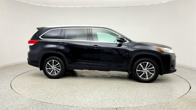2018 Toyota Highlander XLE V6 AWD - 23031001 - 3