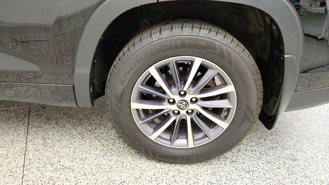 2018 Toyota Highlander XLE V6 AWD - 23031001 - 8
