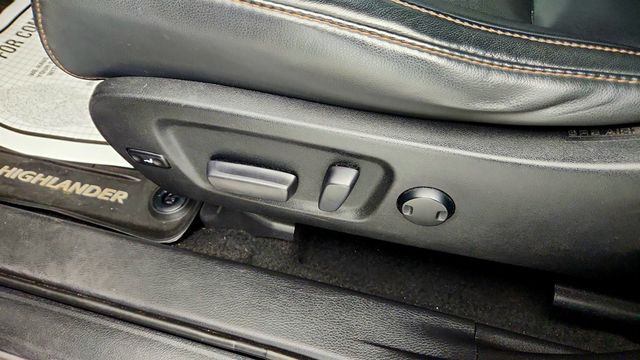 2018 Toyota Highlander XLE V6 AWD - 23041446 - 10