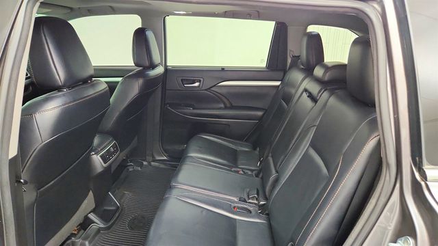 2018 Toyota Highlander XLE V6 AWD - 23041446 - 18
