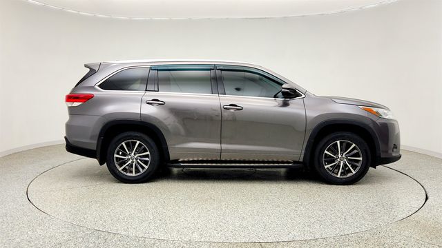 2018 Toyota Highlander XLE V6 AWD - 23041446 - 3
