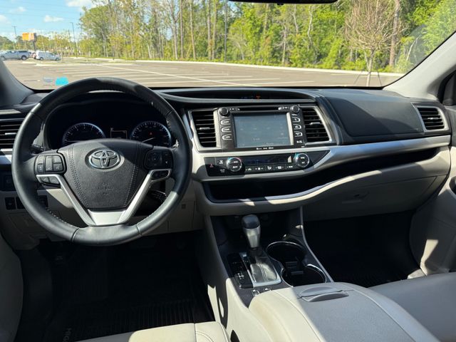 2018 Toyota Highlander XLE V6 FWD - 23007773 - 10