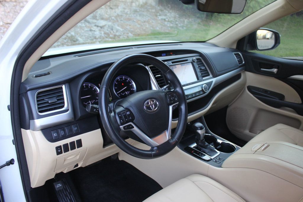 2018 Toyota Highlander XLE photo 15
