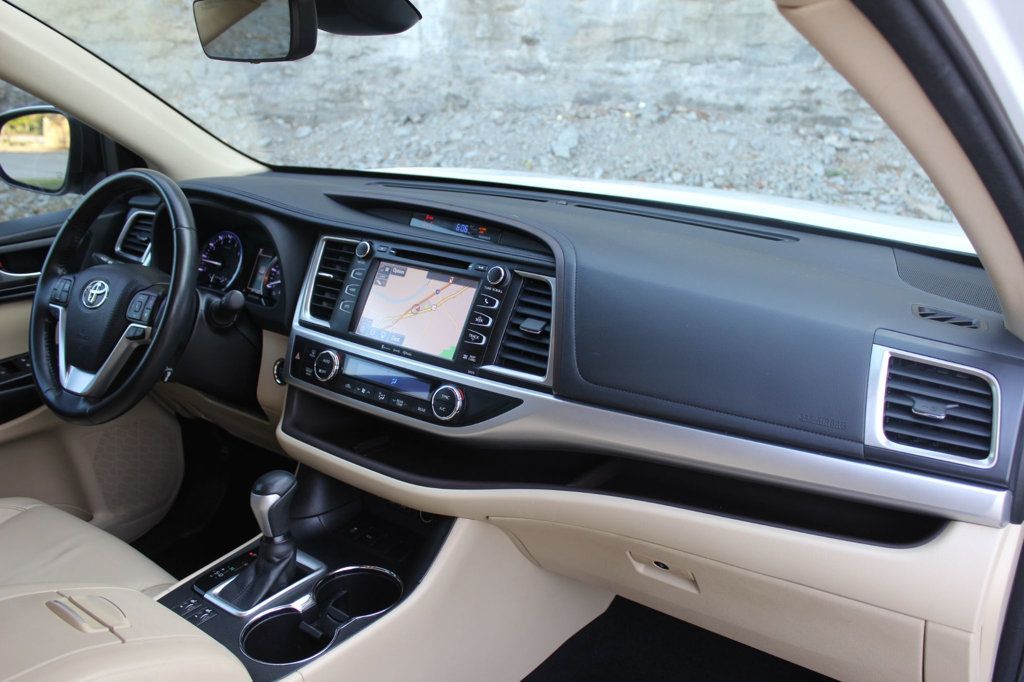 2018 Toyota Highlander XLE photo 18