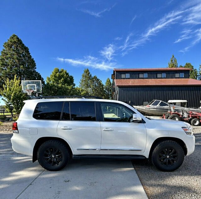2018 Toyota Land Cruiser 200-Series/LandCruiser/Heated&CooledSeats/PowerSunroof/BackupCam - 23088641 - 1