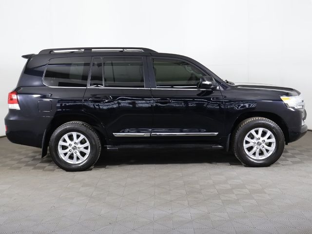 2018 Toyota Land Cruiser 4WD - 22956837 - 21