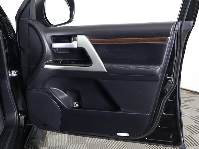 2018 Toyota Land Cruiser 4WD - 22956837 - 28