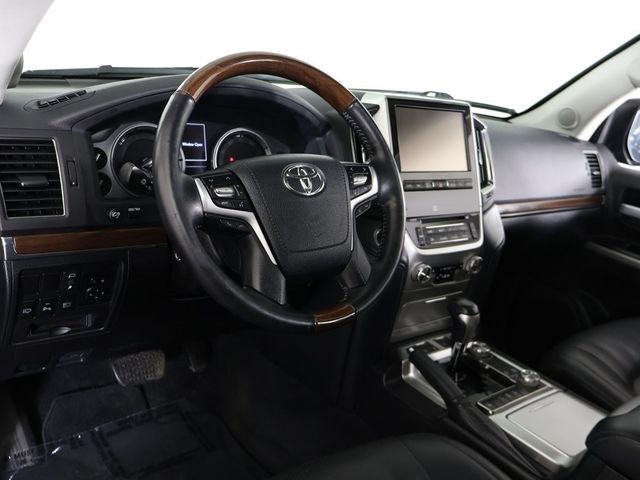 2018 Toyota Land Cruiser 4WD - 22956837 - 31