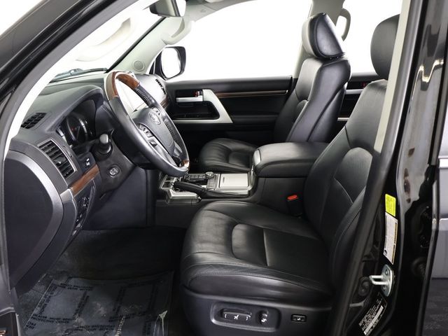 2018 Toyota Land Cruiser 4WD - 22956837 - 35