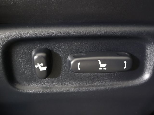 2018 Toyota Land Cruiser 4WD - 22956837 - 38