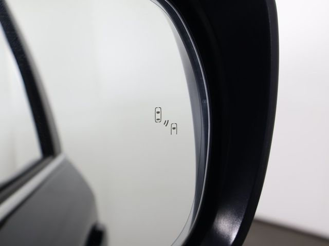 2018 Toyota Land Cruiser 4WD - 22956837 - 44