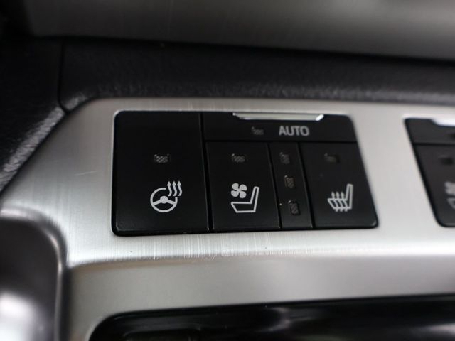 2018 Toyota Land Cruiser 4WD - 22956837 - 58