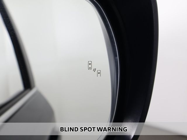 2018 Toyota Land Cruiser 4WD - 22956837 - 5