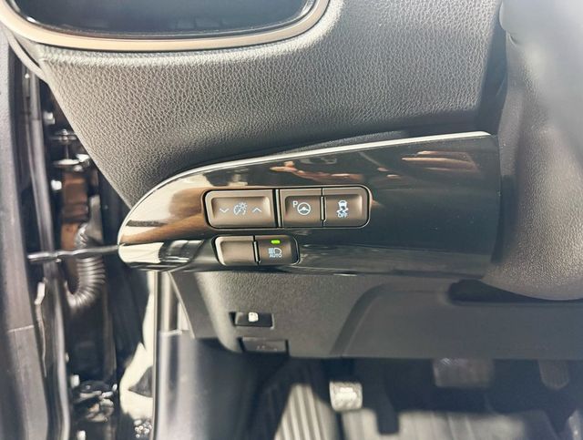 2018 Toyota Prius Three - 22932475 - 12