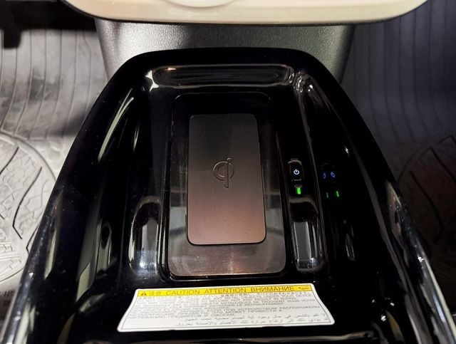 2018 Toyota Prius Three - 22932475 - 19