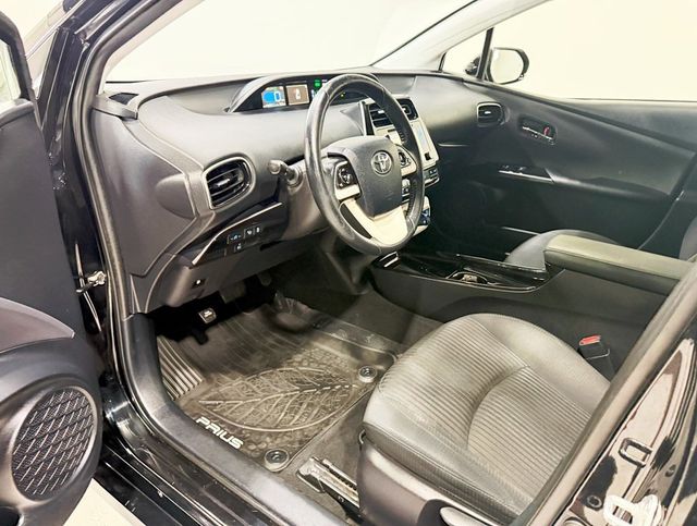 2018 Toyota Prius Three - 22932475 - 23