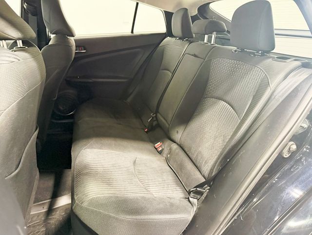 2018 Toyota Prius Three - 22932475 - 27