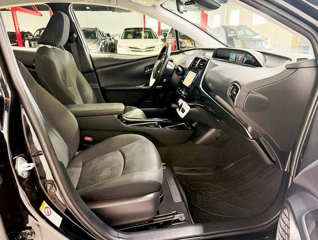 2018 Toyota Prius Three - 22932475 - 33