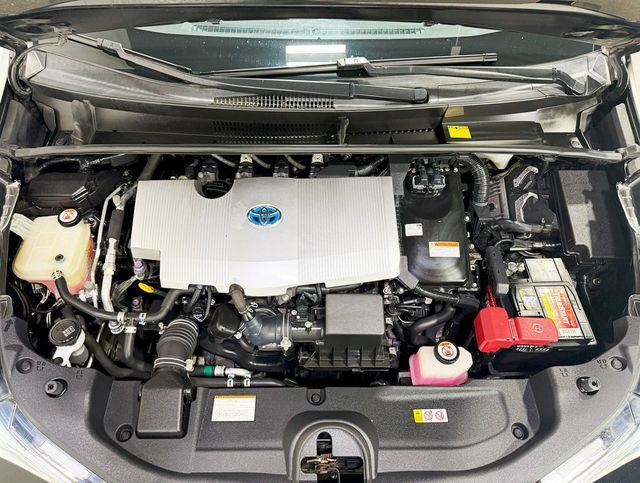 2018 Toyota Prius Three - 22932475 - 35