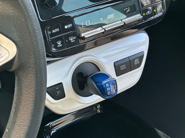 2018 Toyota Prius Two - 22932767 - 17