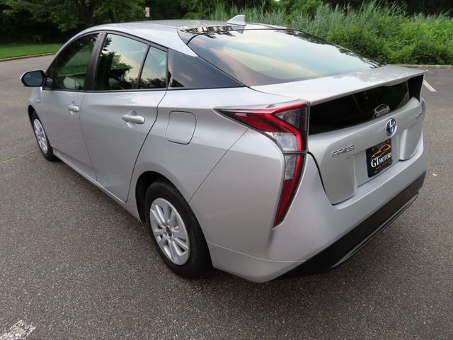 2018 Toyota Prius Two - 23053287 - 11