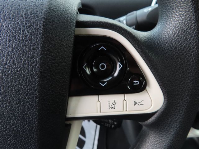 2018 Toyota Prius Two - 23053287 - 37
