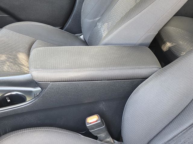 2018 Toyota Prius Two's photo