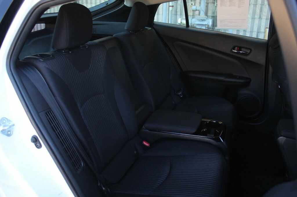 2018 Toyota Prius Prime One Plus Premium photo 10