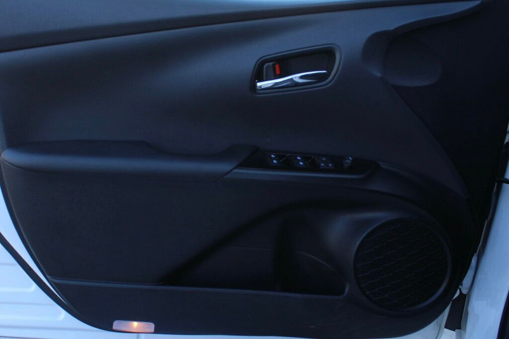 2018 Toyota Prius Prime One Plus Premium photo 19