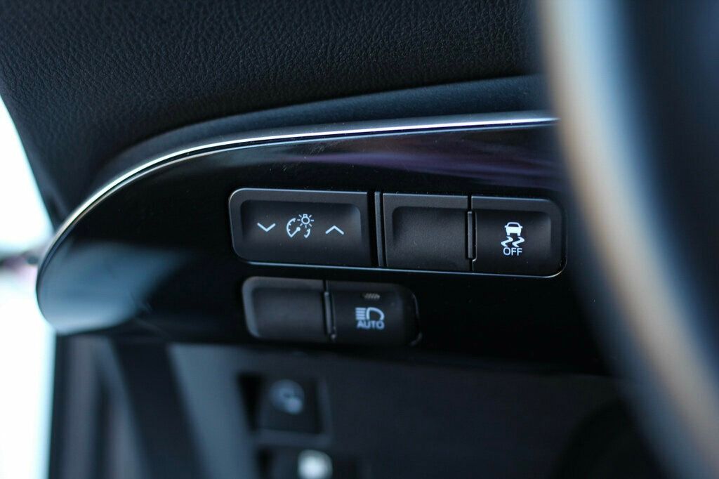 2018 Toyota Prius Prime One Plus Premium photo 21