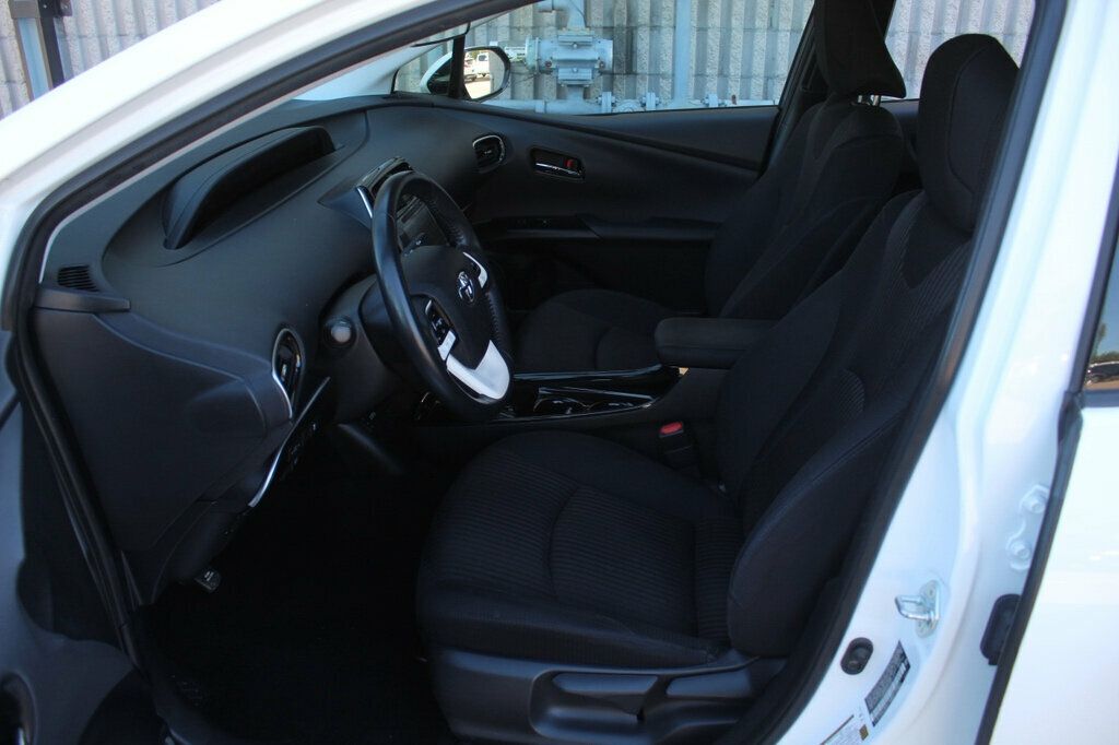 2018 Toyota Prius Prime One Plus Premium photo 22