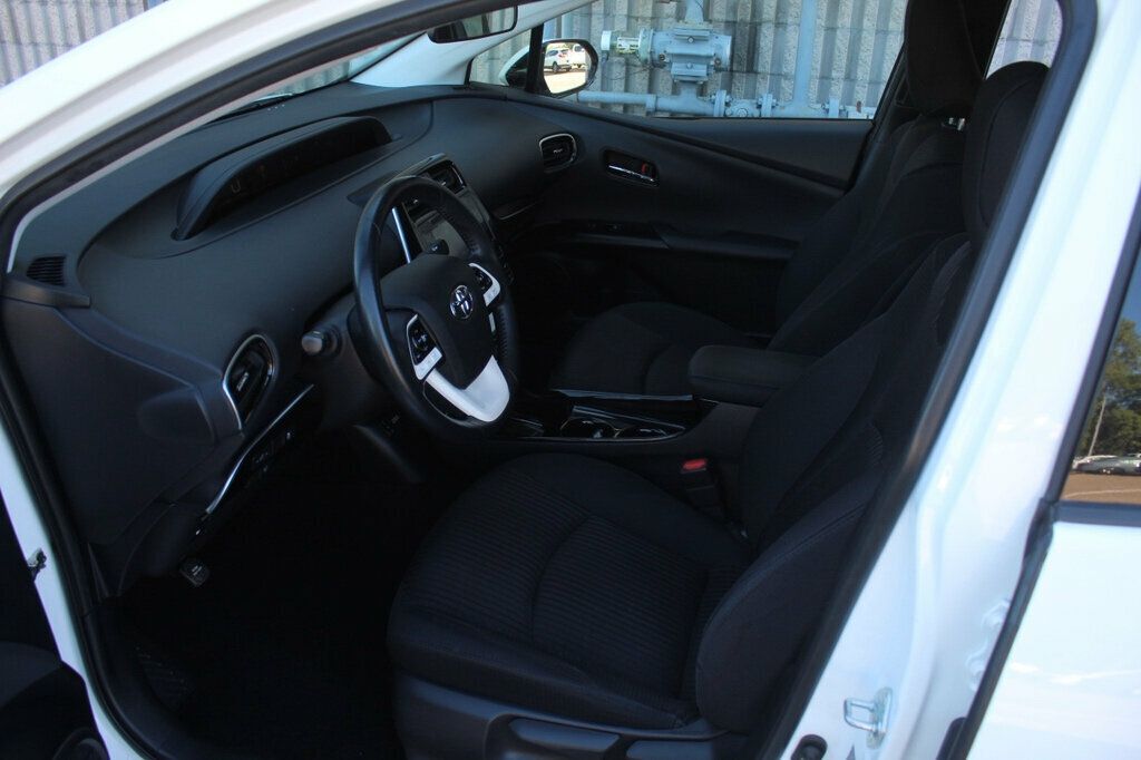2018 Toyota Prius Prime One Plus Premium photo 23
