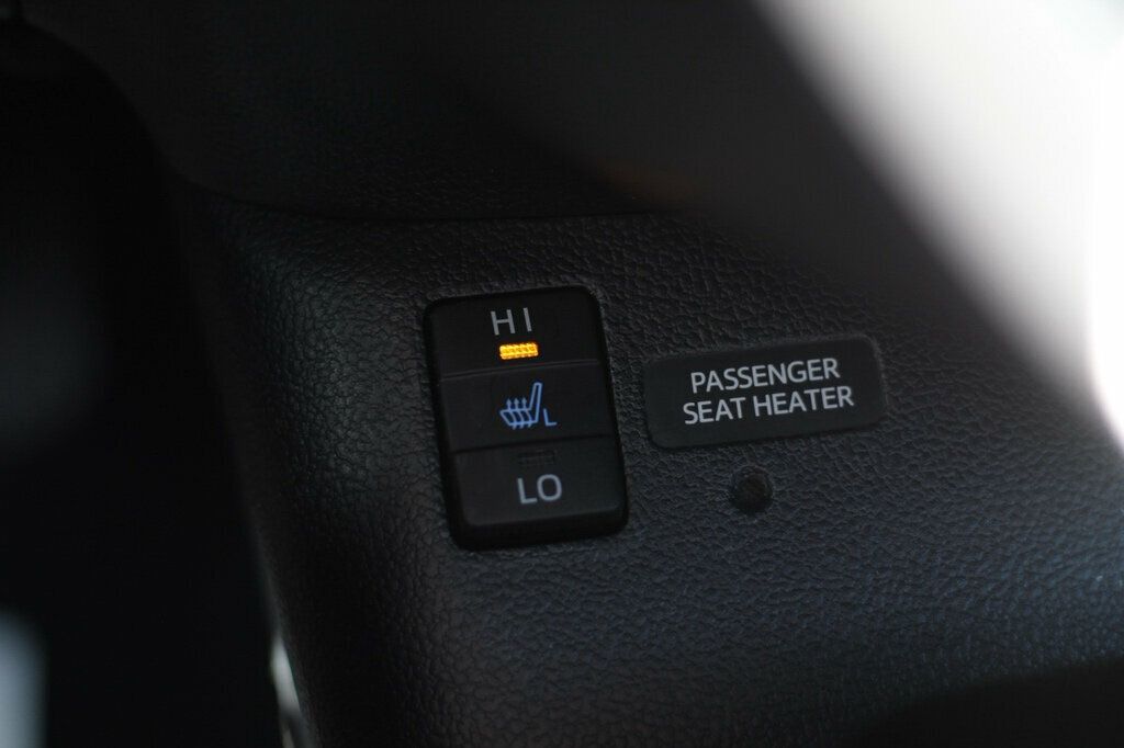 2018 Toyota Prius Prime One Plus Premium photo 29