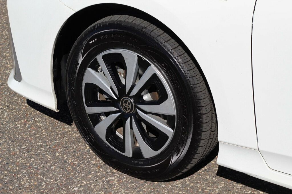 2018 Toyota Prius Prime One Plus Premium photo 32